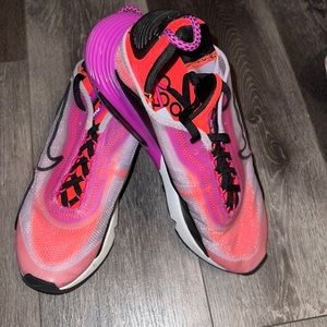 New nike color sports shoes